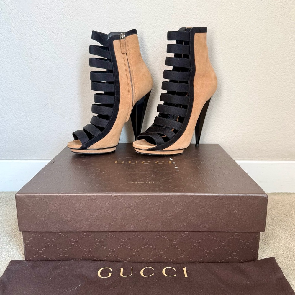 Gucci Kid Scamosciato Elastic Olimpia Peep-Toe Booties